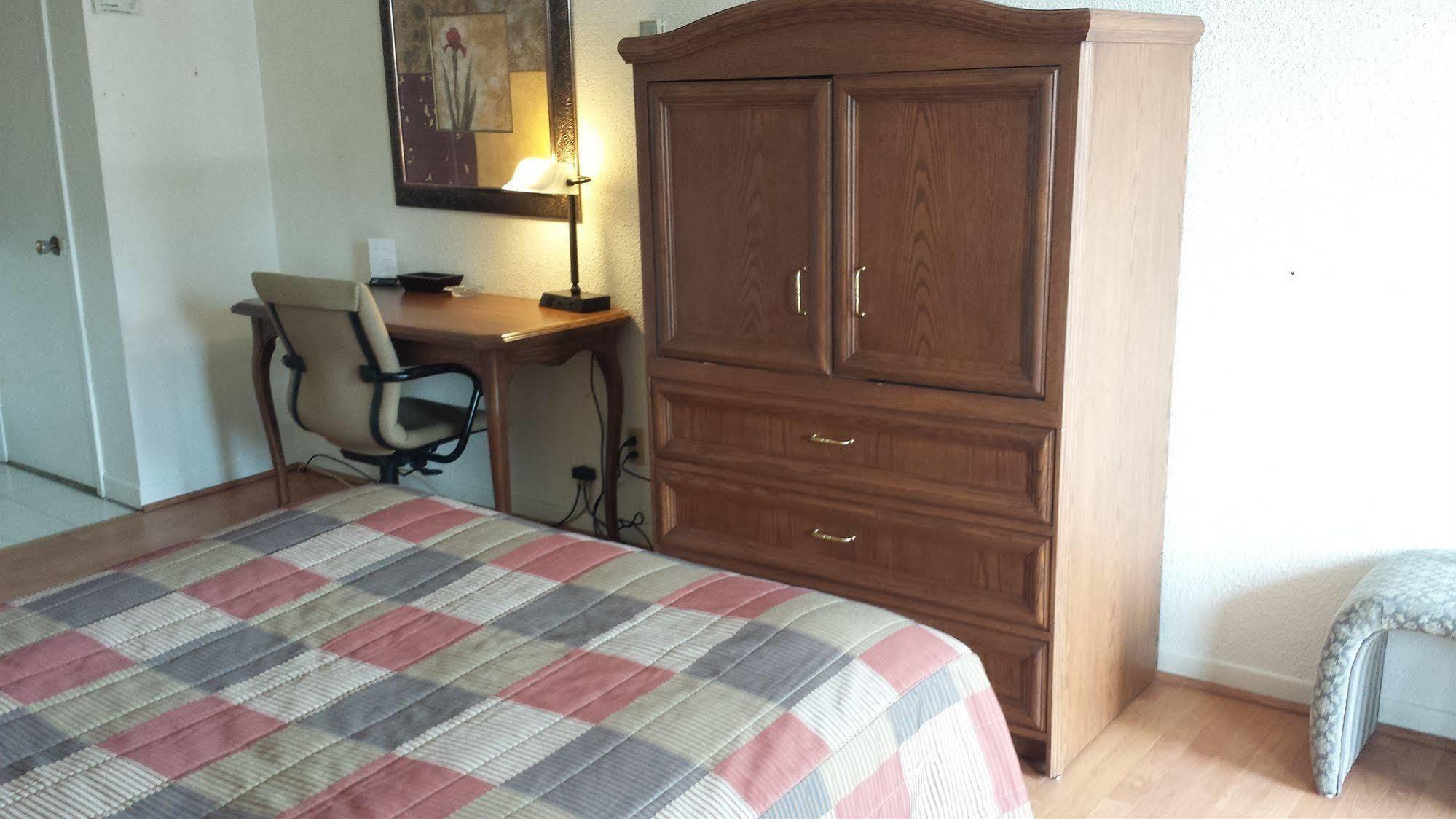 Iberville Motel